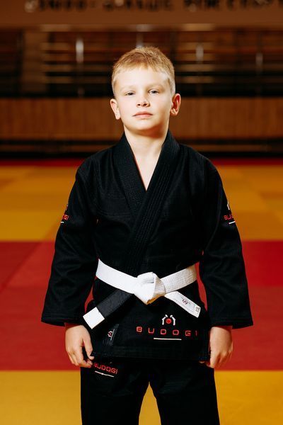 Дитяче чорне кімоно для BJJ TM BUDOGI 350 г/м&sup2; для хлопчиків та дівчат (з поясом) 00035а43 фото