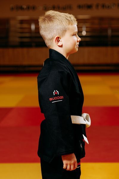 Дитяче чорне кімоно для BJJ TM BUDOGI 350 г/м&sup2; для хлопчиків та дівчат (з поясом) 00035а43 фото