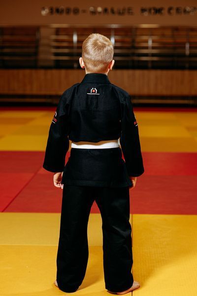 Дитяче чорне кімоно для BJJ TM BUDOGI 350 г/м&sup2; для хлопчиків та дівчат (з поясом) 00035а43 фото
