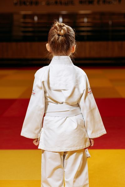 Біле дитяче кімоно для дзюдо BUDOGI BEGINNER 350 г/м&sup2; &ndash; якісне дзюдоги для дітей 000817611 фото